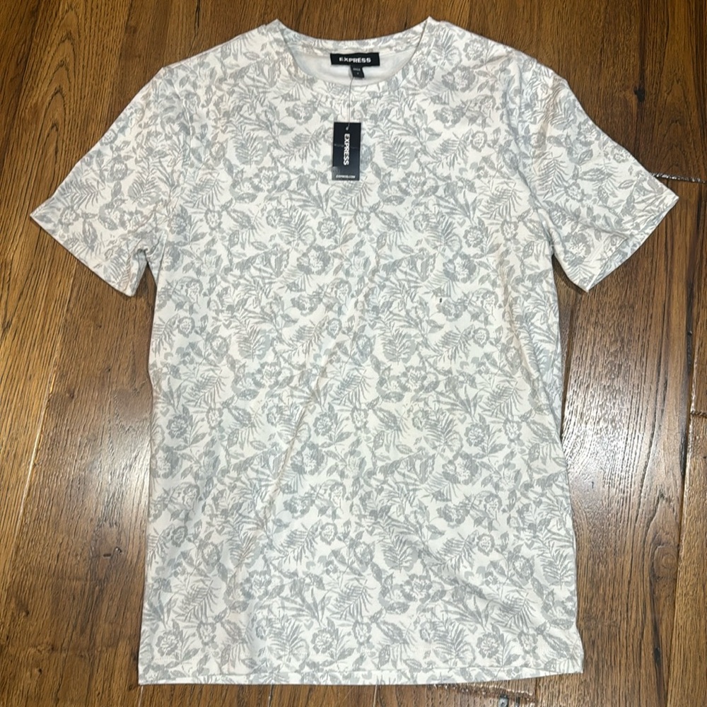 White with grey floral print tshirt